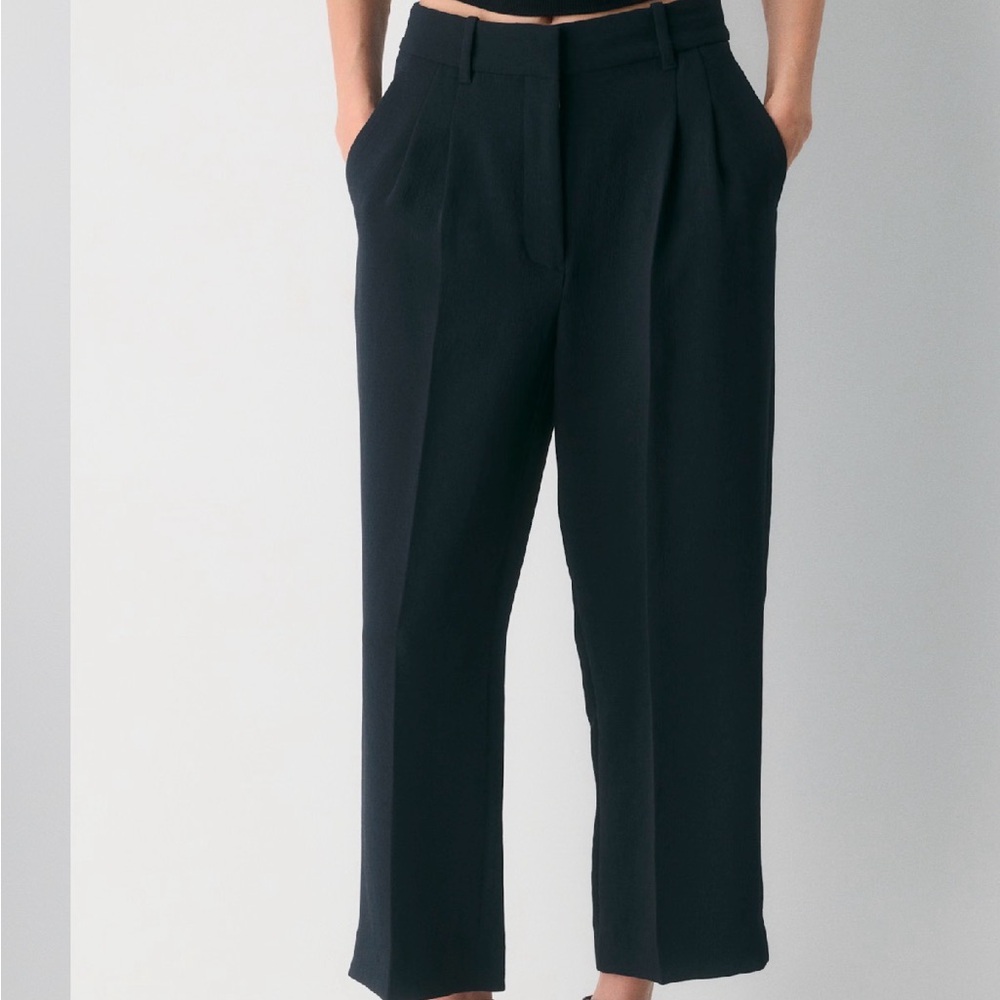 Aritzia Black Cropped effortless pants